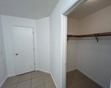 1035 Arbor Drive - Photo Thumbnail 6
