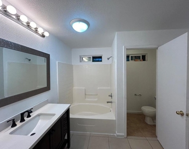 1035 Arbor Drive - Photo Thumbnail 13