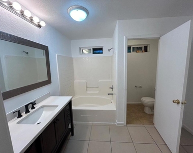 1035 Arbor Drive - Photo Thumbnail 10