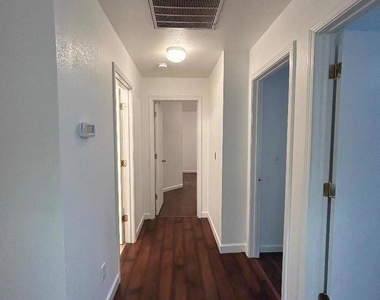 1035 Arbor Drive - Photo Thumbnail 8