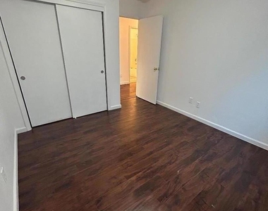 1035 Arbor Drive - Photo Thumbnail 18