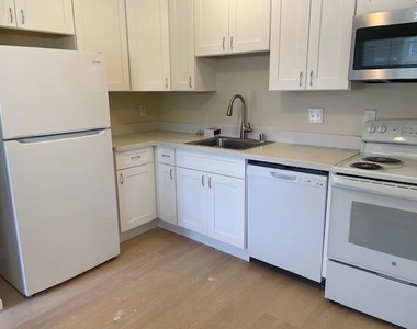 4416 Moorpark Ave - Photo Thumbnail 2