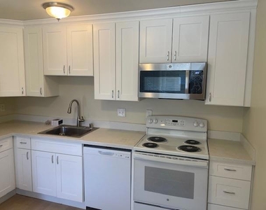 4416 Moorpark Ave - Photo Thumbnail 5