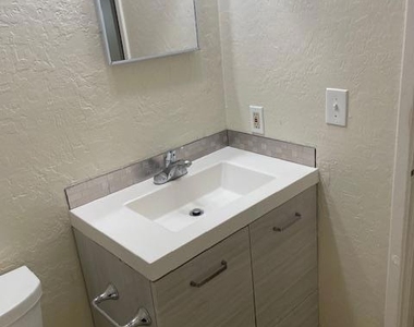 4416 Moorpark Ave - Photo Thumbnail 9