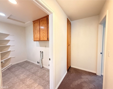 15681 Kingswood Drive - Photo Thumbnail 9