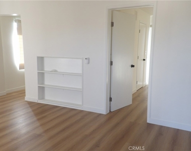 1618 1/2 W Gardena - Photo Thumbnail 4