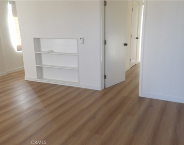 1618 1/2 W Gardena - Photo Thumbnail 5