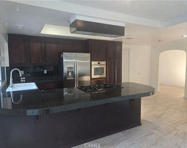 955 Le Conte Drive - Photo Thumbnail 3