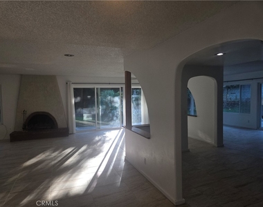 955 Le Conte Drive - Photo Thumbnail 1