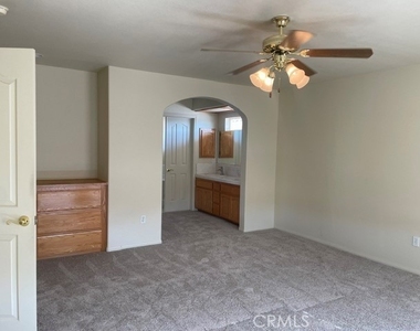 27401 Lakeview - Photo Thumbnail 14