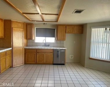 27401 Lakeview - Photo Thumbnail 11