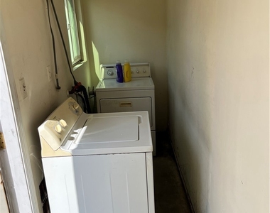 1521 W Glenoaks Boulevard - Photo Thumbnail 23