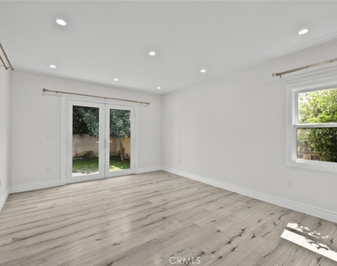 1134 Graynold Avenue - Photo Thumbnail 22