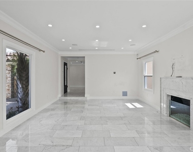 1134 Graynold Avenue - Photo Thumbnail 12