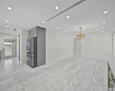 1134 Graynold Avenue - Photo Thumbnail 15