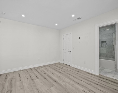 1134 Graynold Avenue - Photo Thumbnail 28