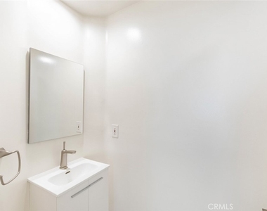 1201 Viola Avenue - Photo Thumbnail 15