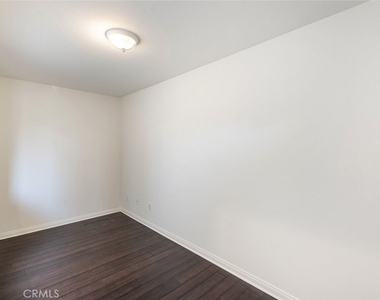 1201 Viola Avenue - Photo Thumbnail 13