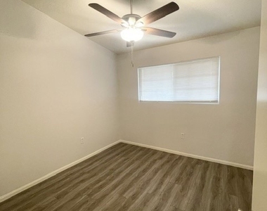 911 N Vineyard Avenue - Photo Thumbnail 1