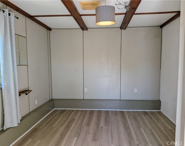 1511 N Rose - Photo Thumbnail 17