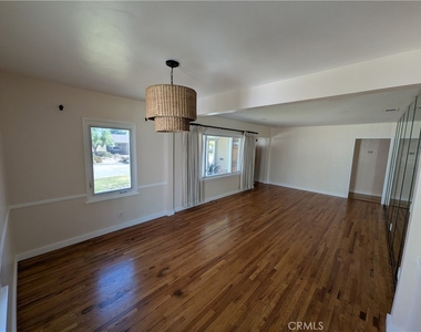 1511 N Rose - Photo Thumbnail 3