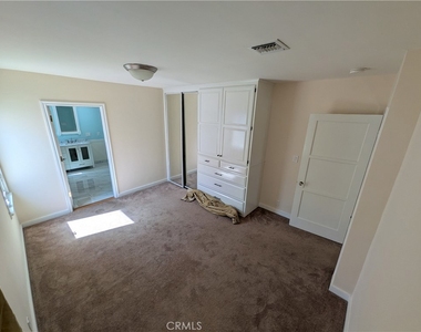 1511 N Rose - Photo Thumbnail 5