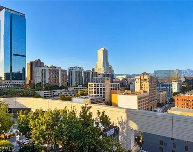 400 S Broadway - Photo Thumbnail 11
