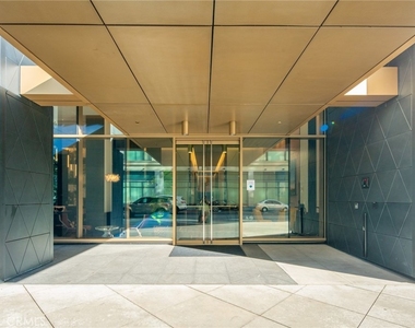 400 S Broadway - Photo Thumbnail 13
