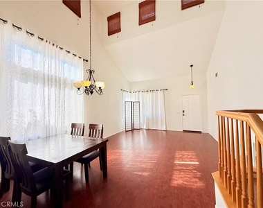 710 Redondo Lane - Photo Thumbnail 3