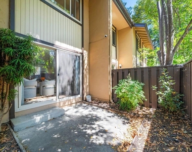 1828 Countrywood Ct - Photo Thumbnail 3