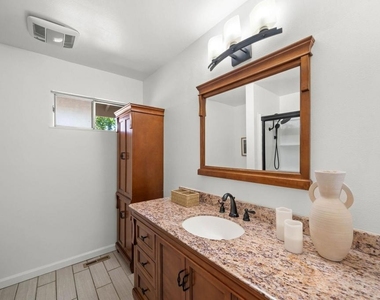 1828 Countrywood Ct - Photo Thumbnail 11