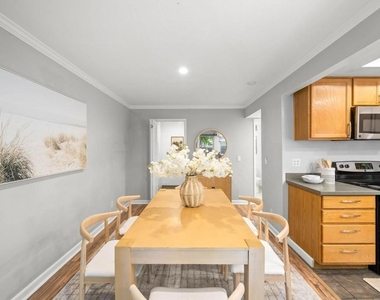 1828 Countrywood Ct - Photo Thumbnail 9