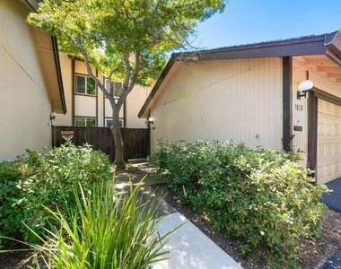 1828 Countrywood Ct - Photo Thumbnail 1
