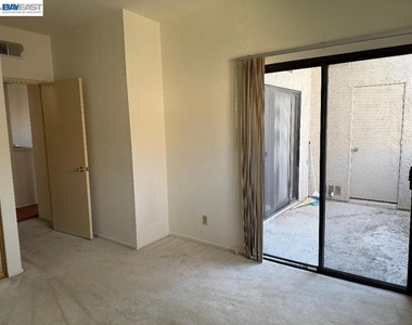25850 Kay Ave - Photo Thumbnail 5