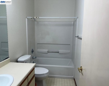 25850 Kay Ave - Photo Thumbnail 7