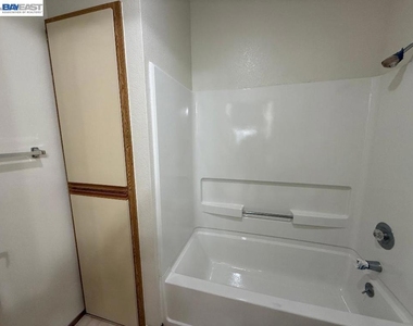 25850 Kay Ave - Photo Thumbnail 11