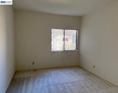 25850 Kay Ave - Photo Thumbnail 8