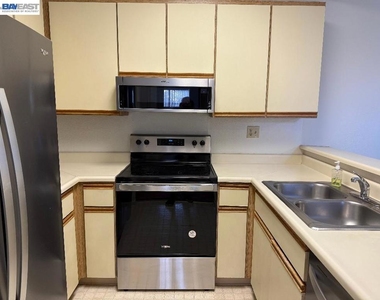 25850 Kay Ave - Photo Thumbnail 4