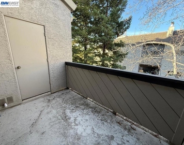 25850 Kay Ave - Photo Thumbnail 12