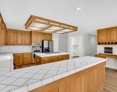 5650 Edgeview Dr - Photo Thumbnail 22