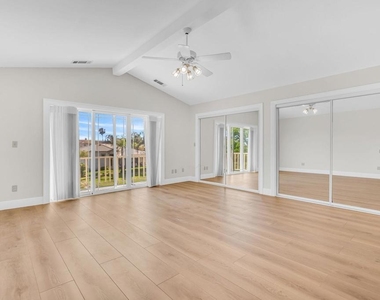 5650 Edgeview Dr - Photo Thumbnail 41