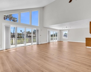 5650 Edgeview Dr - Photo Thumbnail 16
