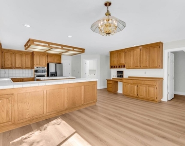 5650 Edgeview Dr - Photo Thumbnail 21
