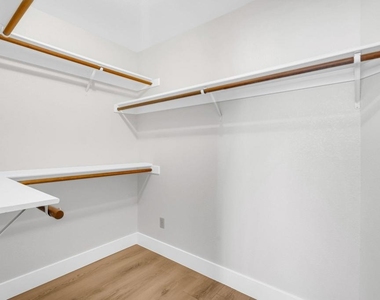 5650 Edgeview Dr - Photo Thumbnail 40