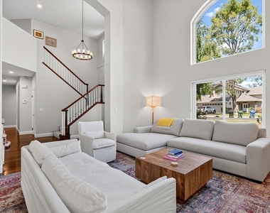 6 Courtney Ln - Photo Thumbnail 3