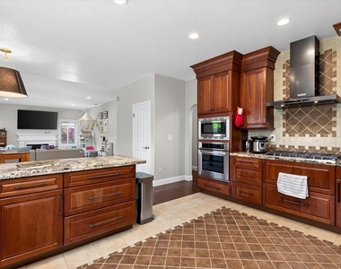 6 Courtney Ln - Photo Thumbnail 7