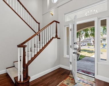 6 Courtney Ln - Photo Thumbnail 6