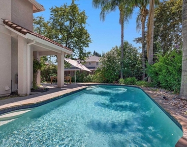 6 Courtney Ln - Photo Thumbnail 14