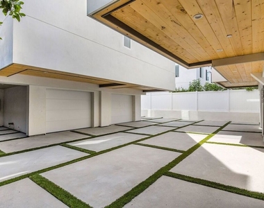 4303 Tujunga Avenue - Photo Thumbnail 2
