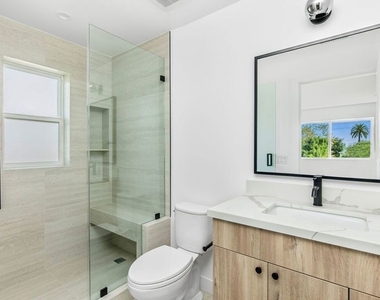 4303 Tujunga Avenue - Photo Thumbnail 21